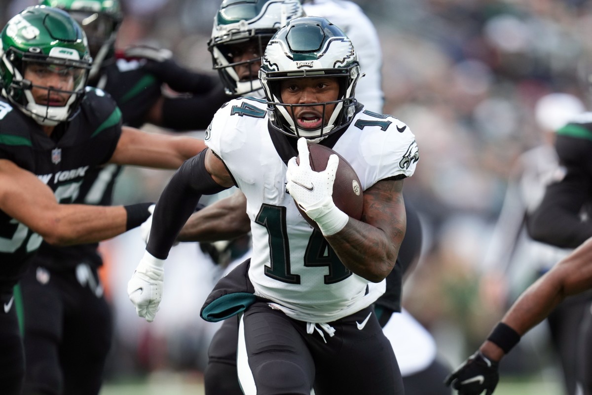 Kenny Gainwell on his way to an 18-yard TD run vs. Jets